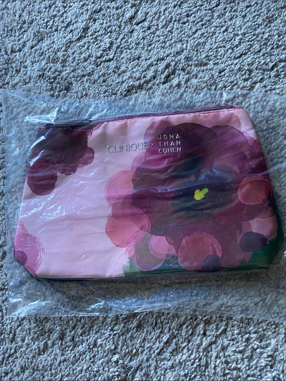 FRESHLY NEW Clinique Pink Floral Zip Cosmetic Pouch